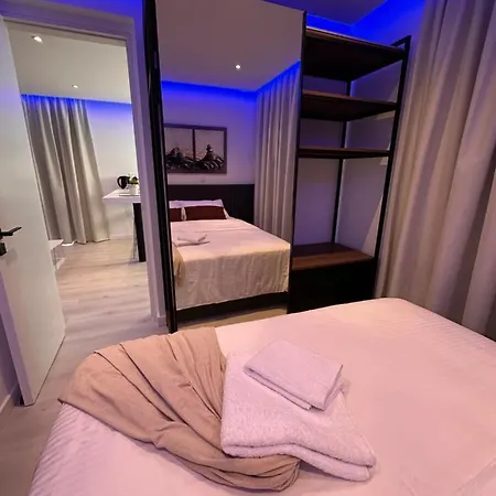 Felisia's Luxury Апартаменты