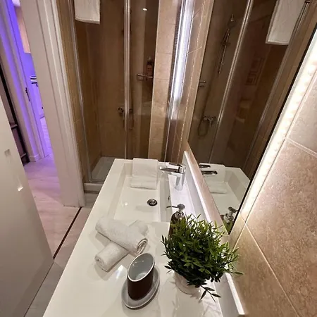 Felisia's Luxury Apartman Engomi